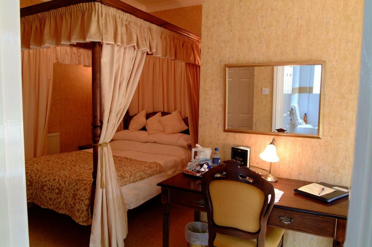 Rosedene Guest House Pembroke Kültér fotó